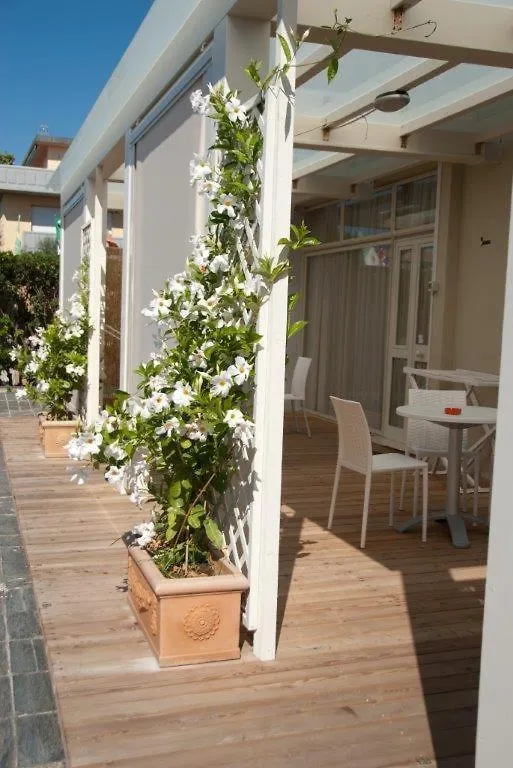 Konukevi Il Marlo Suite & Breakfast Marina Di Carrara